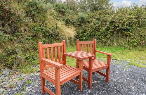 Llanfyrnach Cottage | ROSEHAVEN, pet friendly, with a garden in Crymych