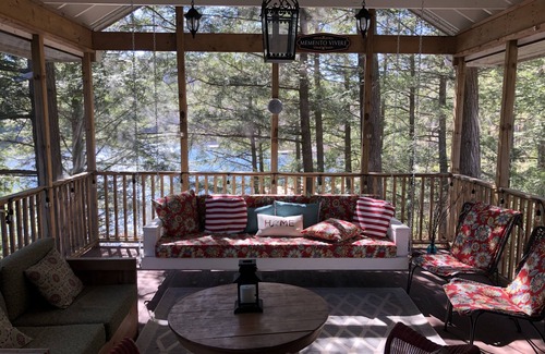 Val-des-Monts Cottage | Rosehill Cottage - a jewel on the Lake