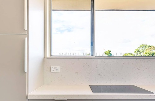 Harris Park Apartment | Rosehill Retreat Near Parramatta with Parking