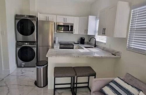 Patricks Island Apartment | Rosemary Apartment near Patrick's Island