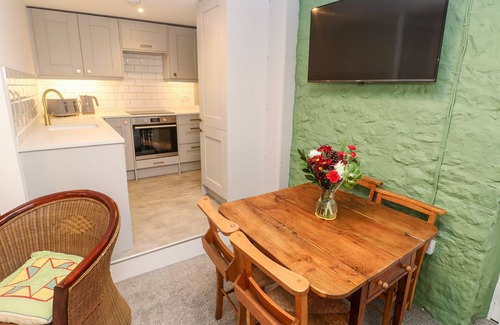 Jameston Cottage | ROSEMARY COTTAGE, pet friendly, with a garden in Manorbier