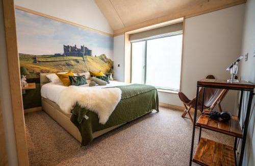 Ammanford House | Rosemary Lodge 2BR with Hot Tub and Sauna near Black Mountain