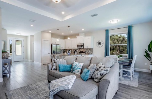 Englewood East House | Rosemont Bungalow