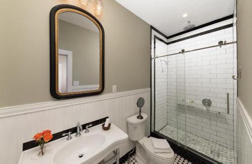 Utica Bed & Breakfast | Rosemont Inn