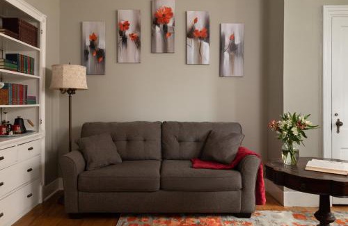 Utica Bed & Breakfast | Rosemont Inn