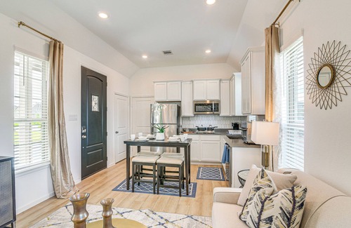 Rosenberg Apartment | Rosenberg Apartment, 10 Mi to Smithers Lake