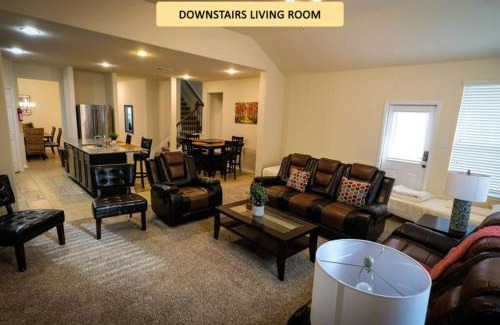 Rosenberg House | Rosenberg, Richmond, Katy, 2 Story, 10 Beds - Coopers Hill