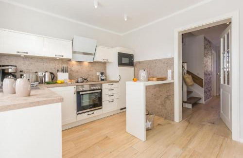 Zingst House | Rosenbergsiedlung Duenenrose