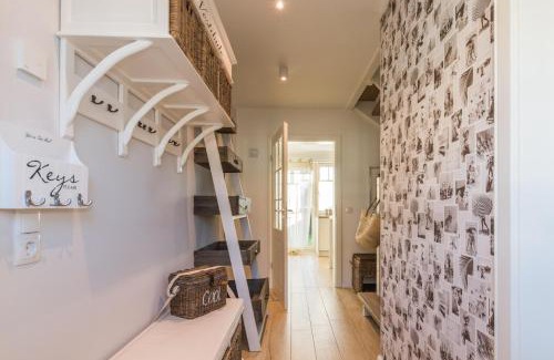 Zingst House | Rosenbergsiedlung Duenenrose