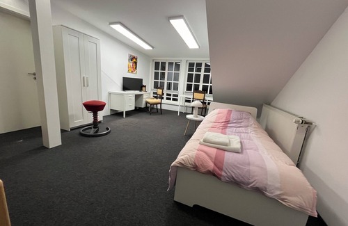 Krogaspe Apartment | Rosenkate - Apartment with 2 rooms (+ 1 room with passage in one of the rooms)