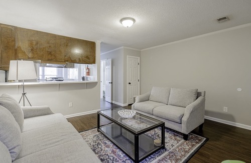 Rosewood House | Rosewood Area Townhouse near USC