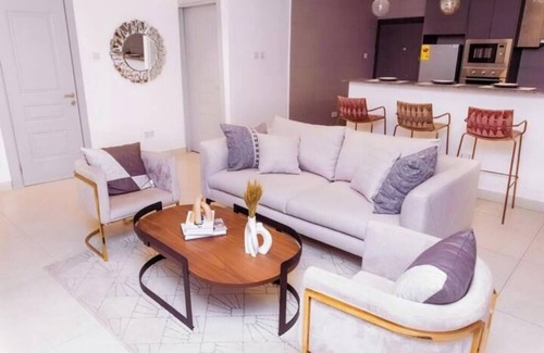 Tema House | Rosewood Chamber
