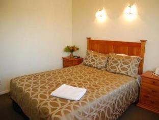 Sherborne Street Hotel | Rosewood Court Motel