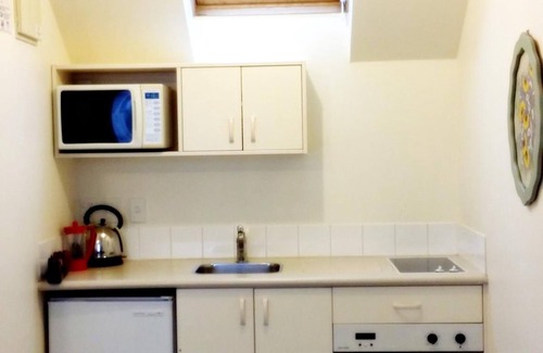 Sherborne Street Hotel | Rosewood Court Motel