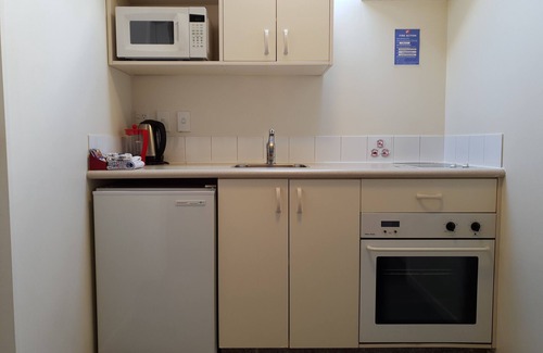 Sherborne Street Hotel | Rosewood Court Motel