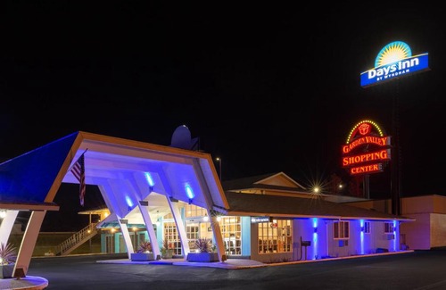 Roseburg Hotel | Rosewood Inn & Suites