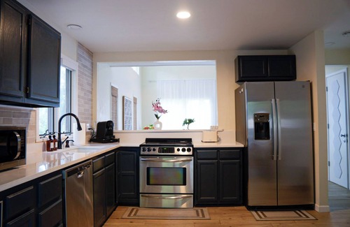 Winston - Salem House | Rosewood Loft I Entire Building