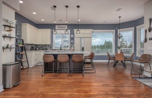 Cornelius House | Rosie's Retreat