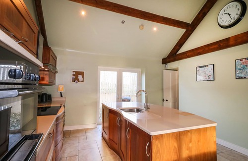 Bushmills House | ROSIES COTTAGE, character holiday cottage in Bushmills, County Antrim