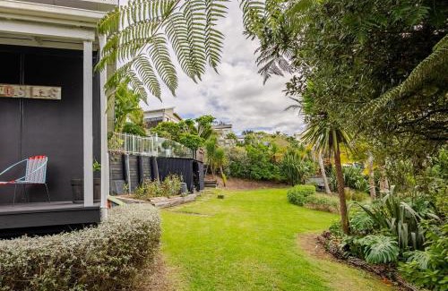 Stanmore Bay House | Rosies cottage hideaway in Stanmore Bay with lovely seaview