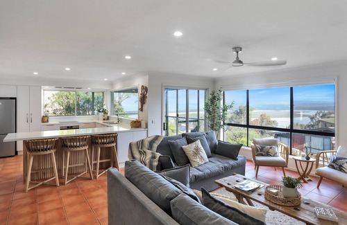 Merimbula Cabin | Rosies Seaview - 4 Bedroom Option