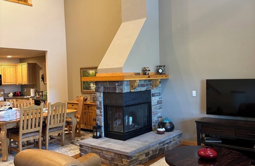Ronald House | Roslyn Ridge Get Away