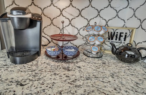 Clarksville Condo | Ross & Ashley's Retreat (117 Marion St, #1)