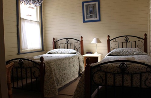 Ross Bed & Breakfast | Ross B&B Accommodation