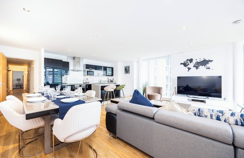 Canning Town South Apartment | Ross Corner 3 Bed Executive Apartment at ExCel