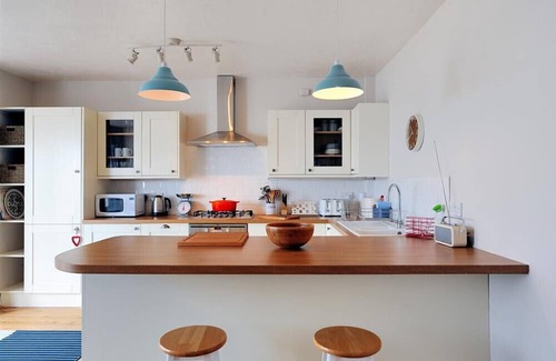 Lyme Regis Cottage | ROSS HOUSE, family friendly, country holiday cottage in Lyme Regis