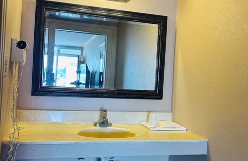 Williamston Hotel | Ross Motel