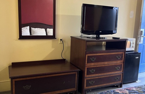 Williamston Hotel | Ross Motel
