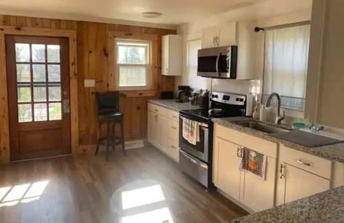 Mount Airy Cottage | Ross' Refuge