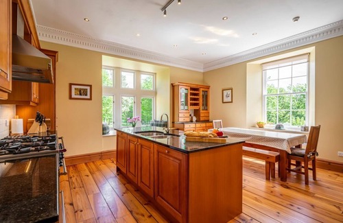Dingwall Villa | Ross-shire Hall - Seven Bedroom Villa, Sleeps 14