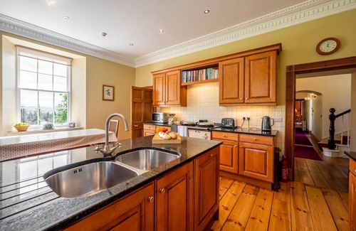 Dingwall Villa | Ross-shire Hall - Seven Bedroom Villa, Sleeps 14