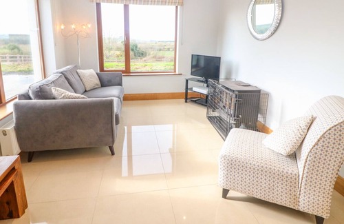 Farranfore House | ROSSANEAN, family friendly in Farranfore, County Kerry