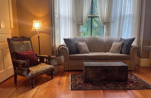 Rossland House | Rossland's Luxury Guest House