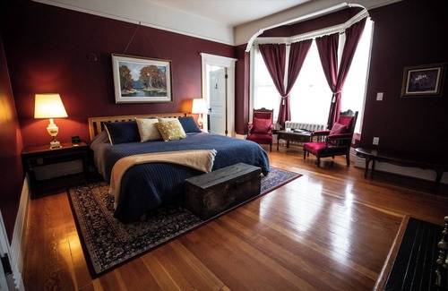 Rossland House | Rossland's Luxury Guest House