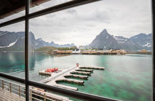 Hamnøya House | Rostad Retro Rorbuer