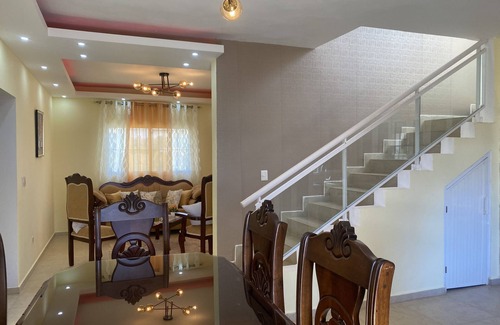 Montellano House | rosy house