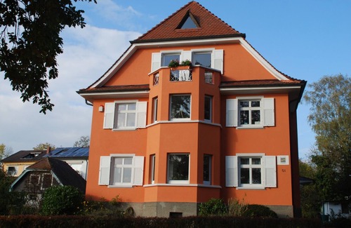 Konstanz Apartment | Rotes Haus über den Weinbergen, 89qm, 2 Schlafräume, max.5 Personen