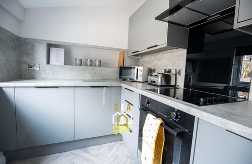 Rothes House | Rothes Residence - SJA Stays - Luxury 3 Bed House