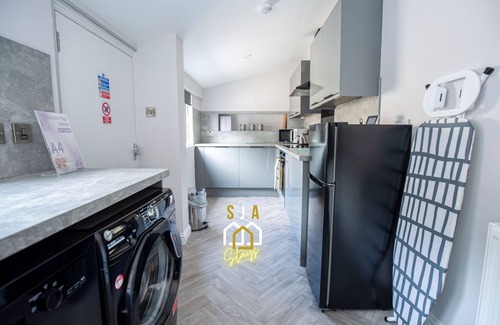 Rothes House | Rothes Residence - SJA Stays - Luxury 3 Bed House
