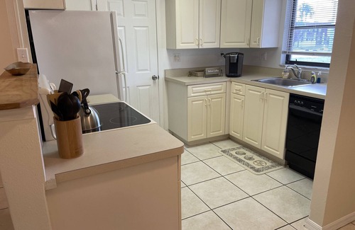 Oakland Hills Condo | Rotonda Comfort: A Golf Course & Ocean Oasis