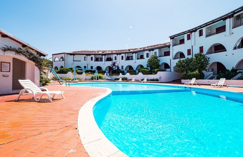 Cala Bitta Apartment | Rotonda Cottage 33 - modern flat with pool in Baja Sardinia