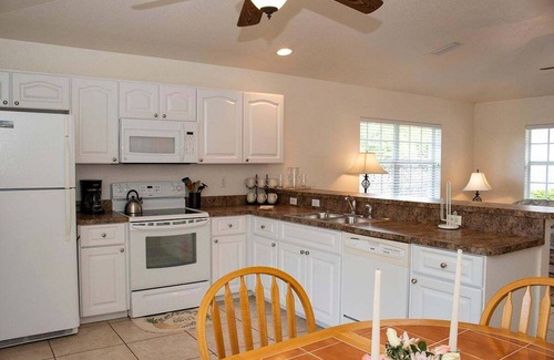 Rotonda West Condo | Rotonda West 2 Bedroom Condo w Lanai 9 miles to Gulf Beaches