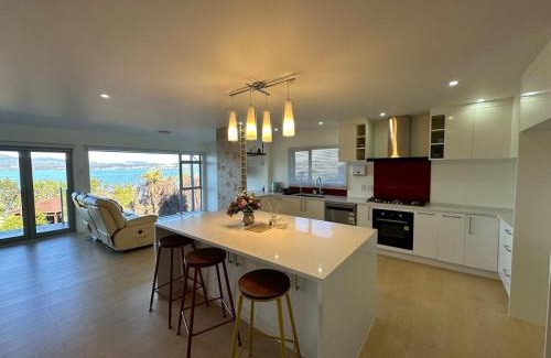 Kawaha Point House | Rotorua Luxury lakeside Resort