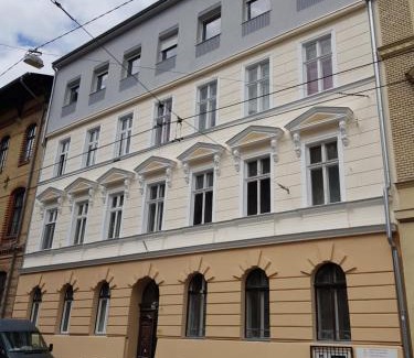 Erzsebetvaros Apartment | Rottenbiller Gardens 1