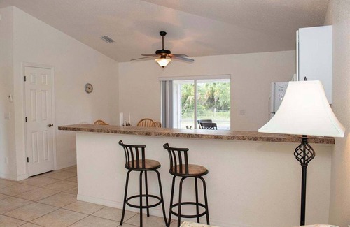 Rotonda West Condo | Rotunda West 2 bedroom Condo w Lanai 9 miles to Gulf Beaches