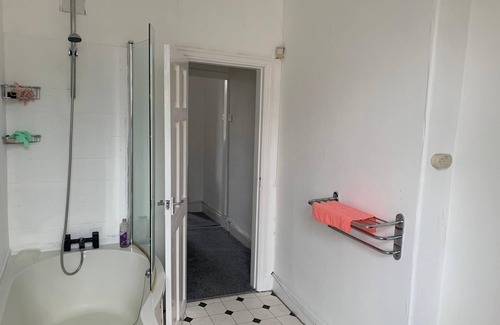 Burnley House | Rotzy Residences Burnley Home Away From Home